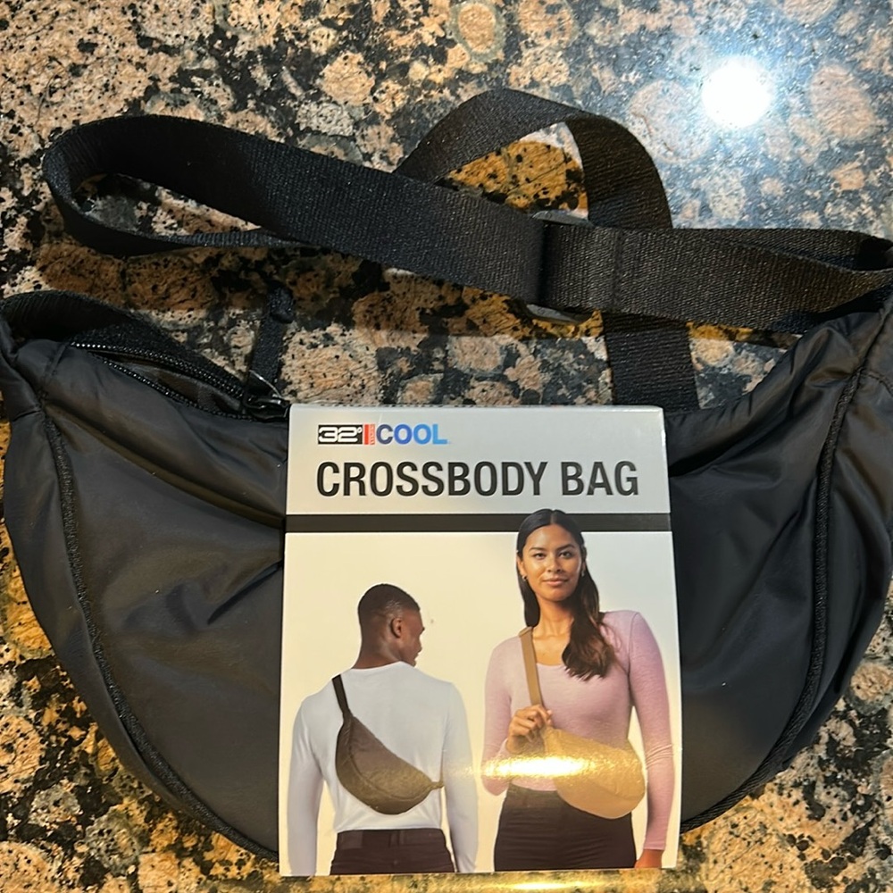 32 COOL CROSSBODY BAG UNISEX.